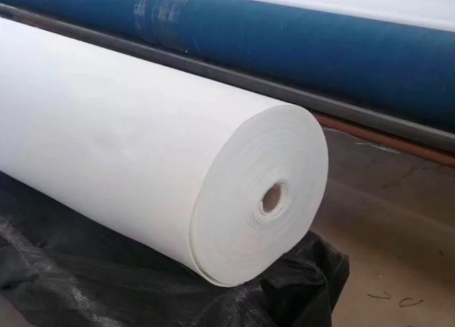 編織土工布能抵抗土體中的輕微應(yīng)力，防止材料破損！